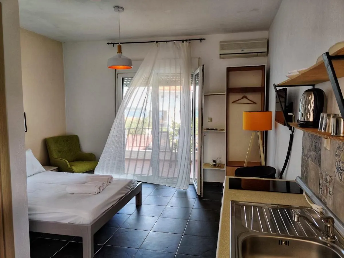 Lofos Vourvourou Apartment